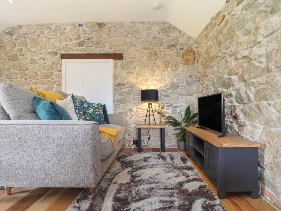 The Hayloft Villa Хелстън Екстериор снимка