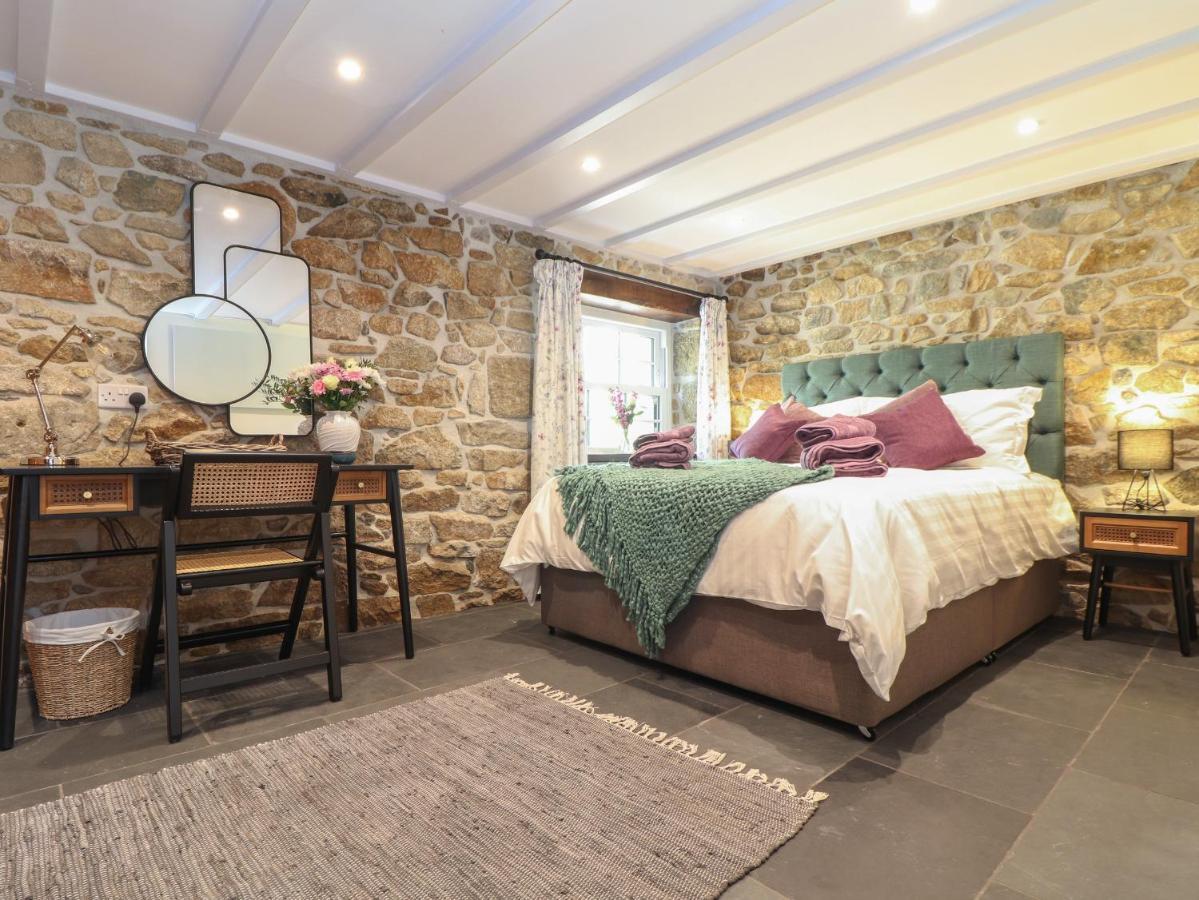 The Hayloft Villa Хелстън Екстериор снимка